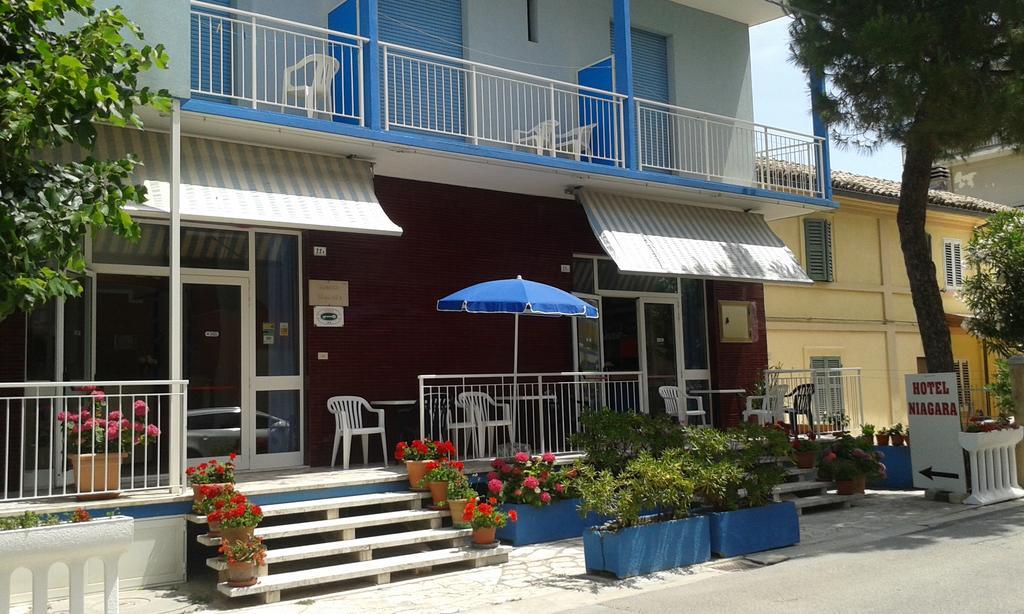Hotel Niagara Марота Екстериор снимка