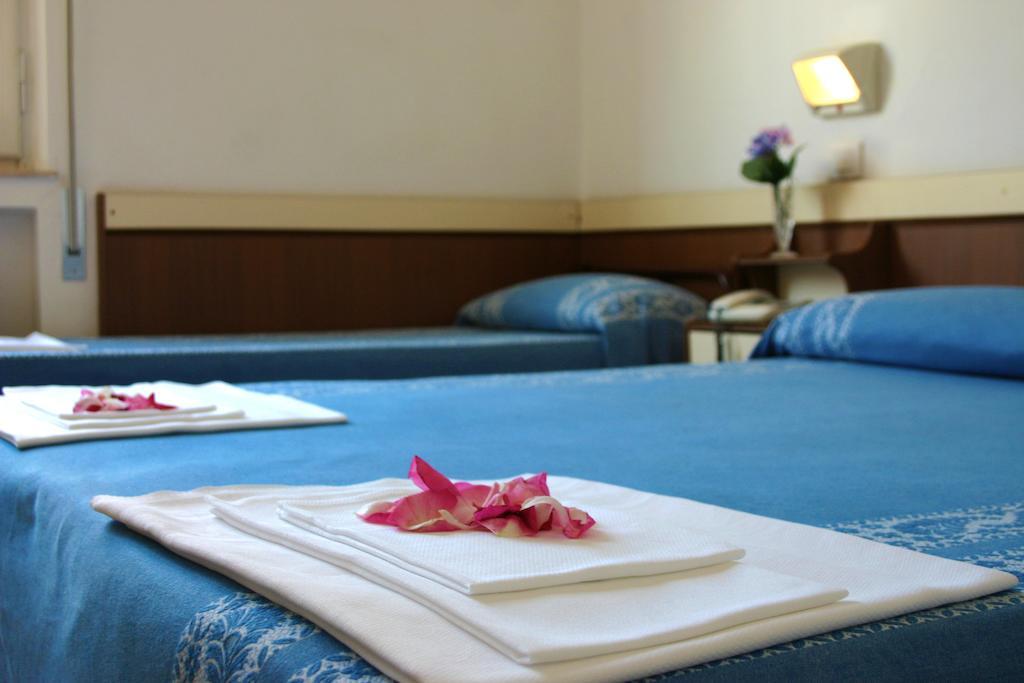 Hotel Niagara Марота Екстериор снимка