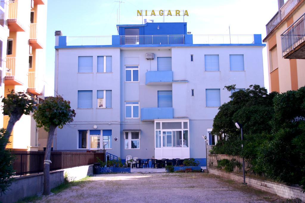 Hotel Niagara Марота Екстериор снимка
