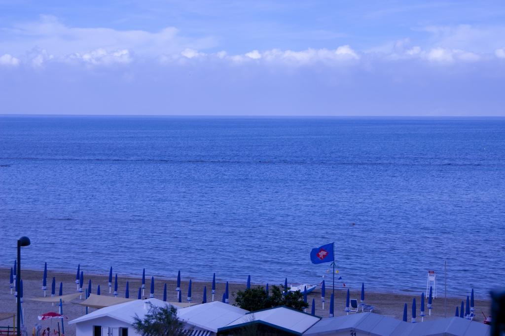 Hotel Niagara Марота Екстериор снимка
