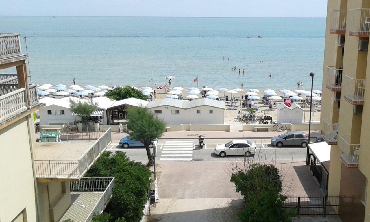 Hotel Niagara Марота Екстериор снимка